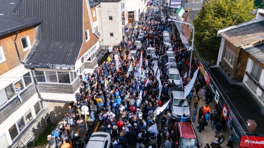 movilizacion en contra de melella en ushuaia2