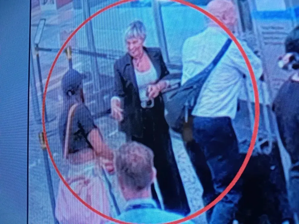 Imagen de WhatsApp 2025-07-22 a las 01.01.04_9f0af134