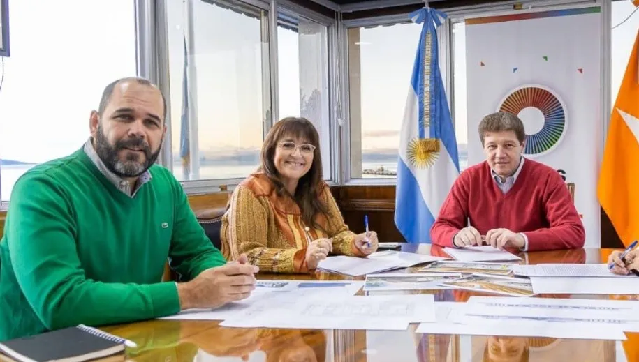 MELELLA TITA CASTILLO