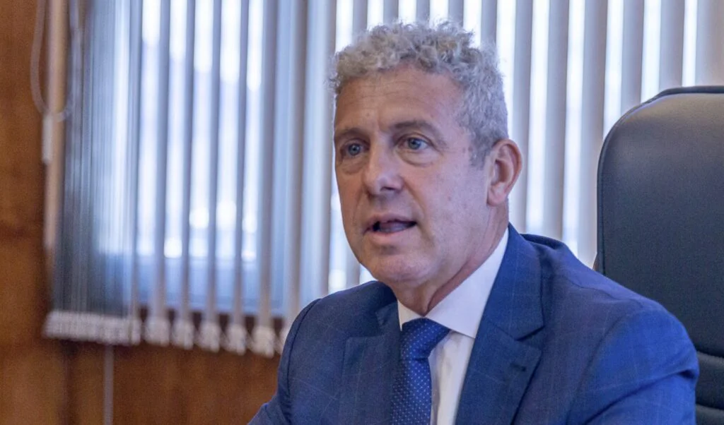 ernesto loffler ministro de la corte fueguina