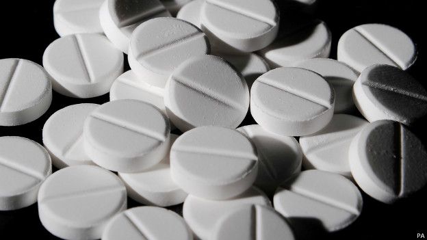 Se recomienda el uso de paracetamol, no de aspirinas porque puede causar sangrado.