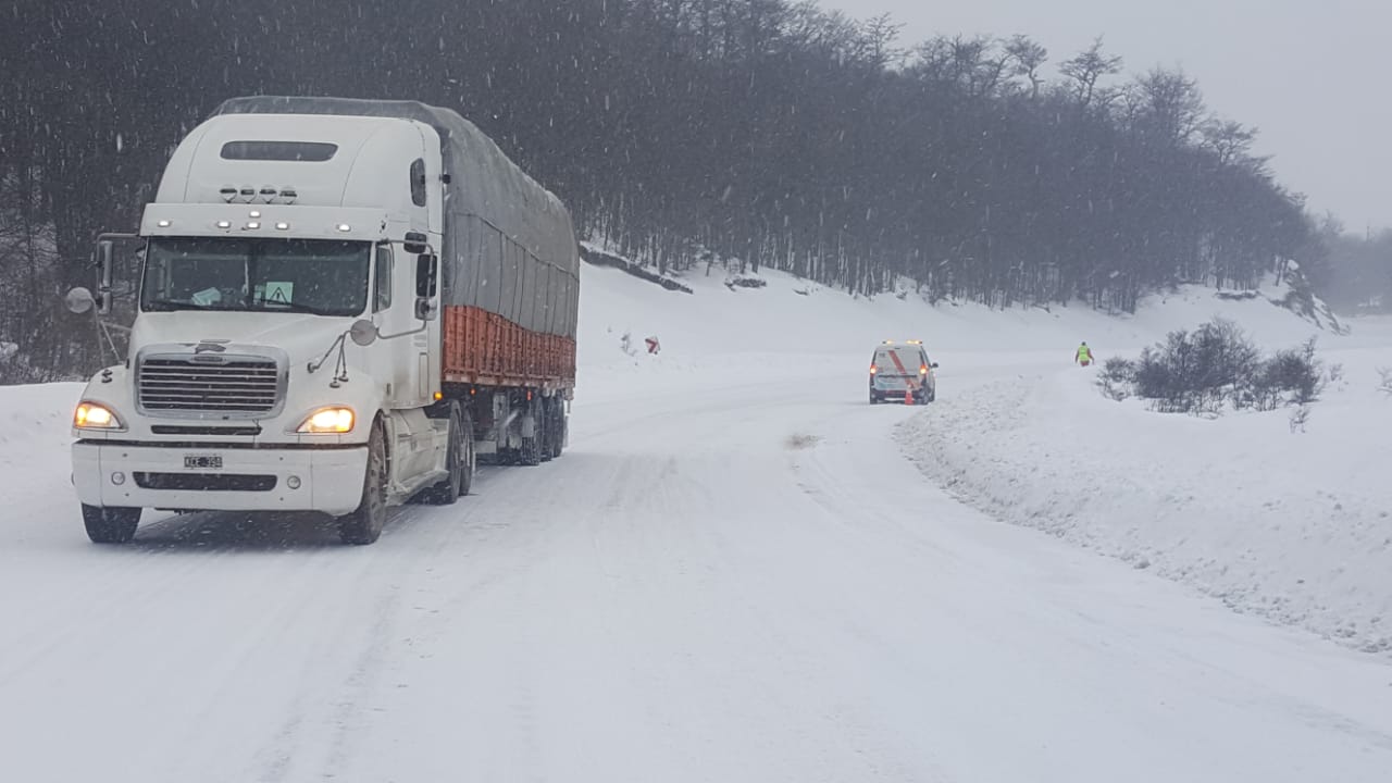 camion ruta nieve